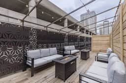Penthouse Grand Executive Suite. 6 Bed, 3 Bath with Rooftop Private Deck! - Image 2
