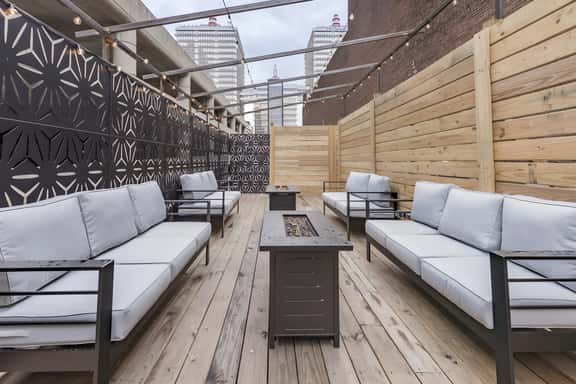 Penthouse Grand Executive Suite. 6 Bed, 3 Bath with Rooftop Private Deck! - Image 1